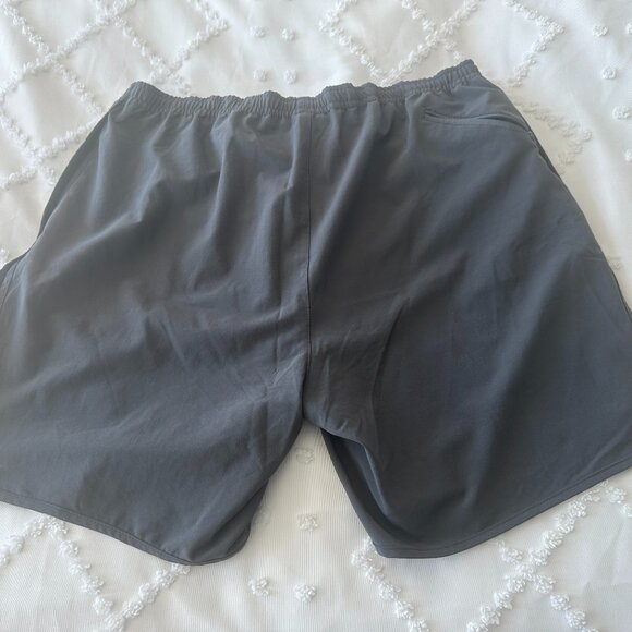 REI Women's Size M Grey Hiking Shorts - Picture 3 of 4